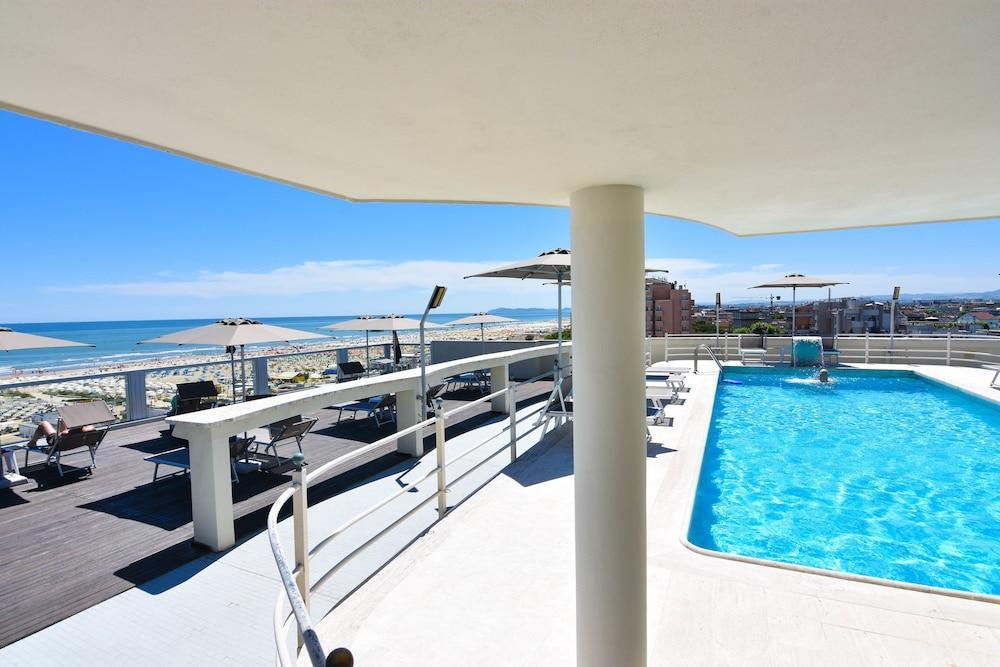 Waldorf Suite Hotel Rimini Eksteriør billede