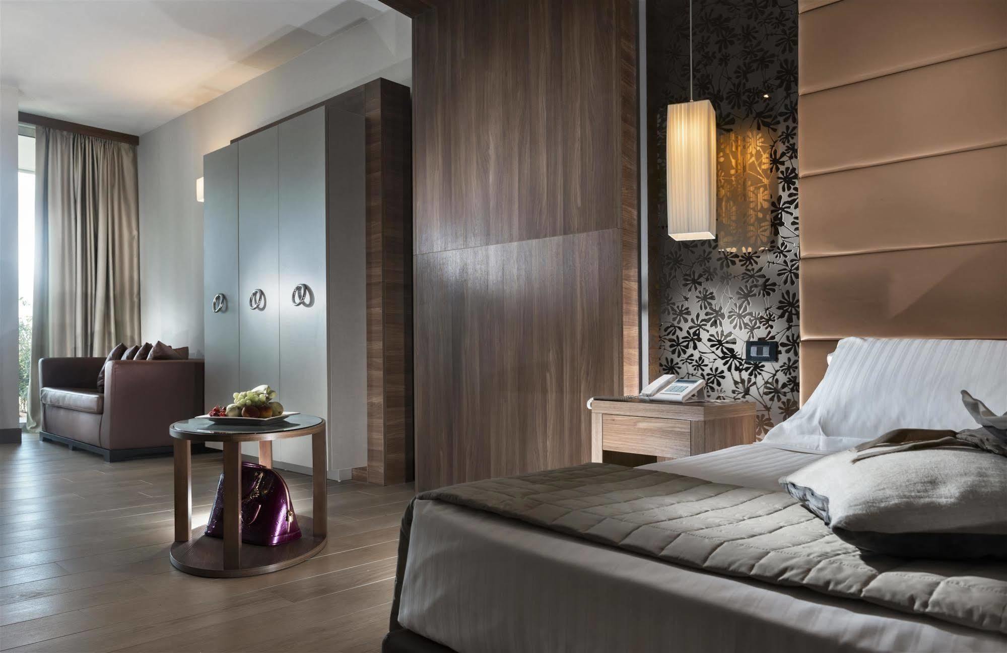 Waldorf Suite Hotel Rimini Eksteriør billede