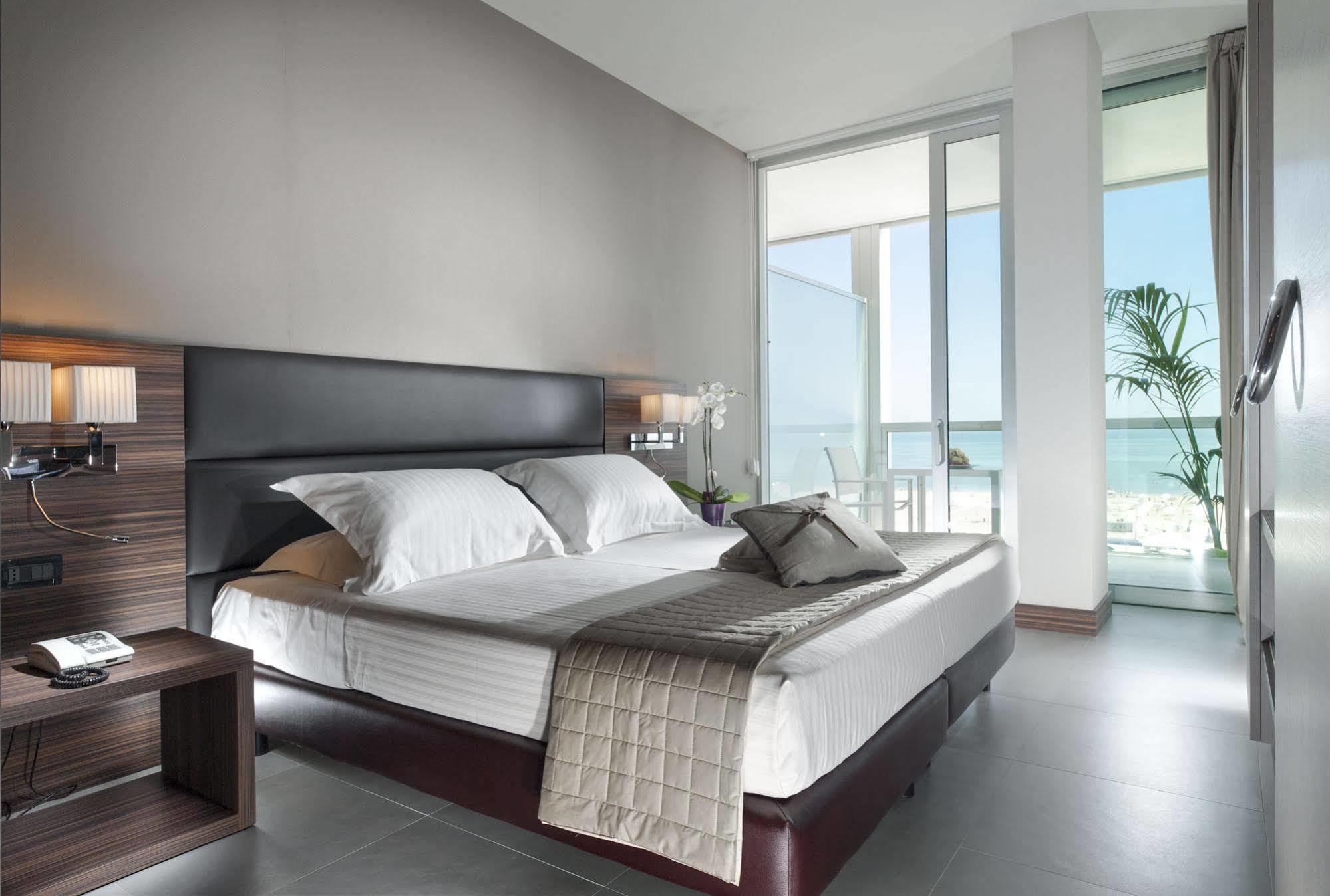Waldorf Suite Hotel Rimini Eksteriør billede